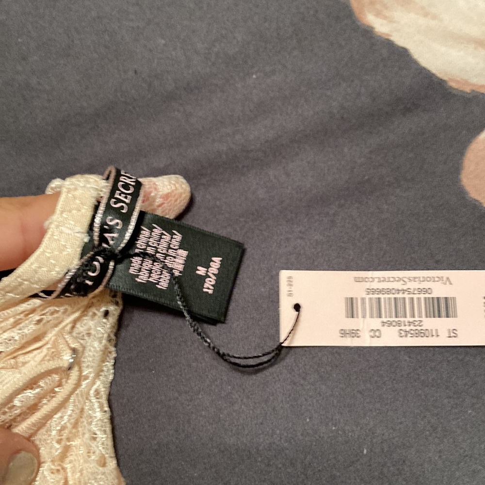 Brand new Victoria’s Secret lingerie - Picture 4 of 4